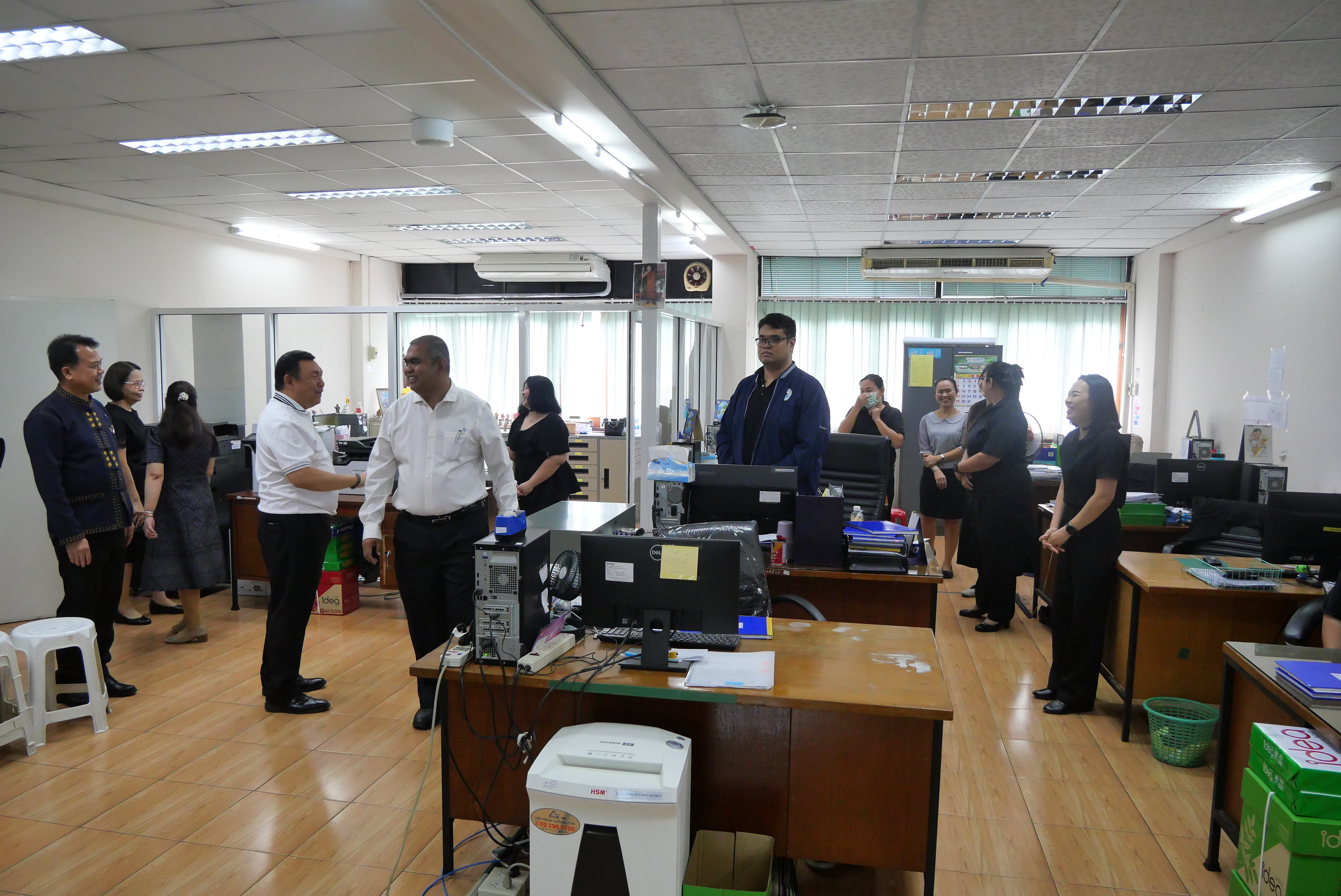 title - เลขาธิการ ส.ป.ก. ตรวจเยี่ยมบุคลากร ส.ป.ก. ถนนราชดำเนินนอก